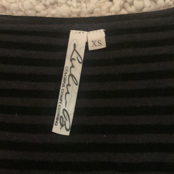 Black and grey striped tank top - Picture 2 of 4